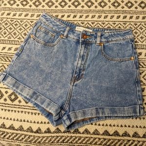 BULLHEAD Highrise Denim Co. Mom Short